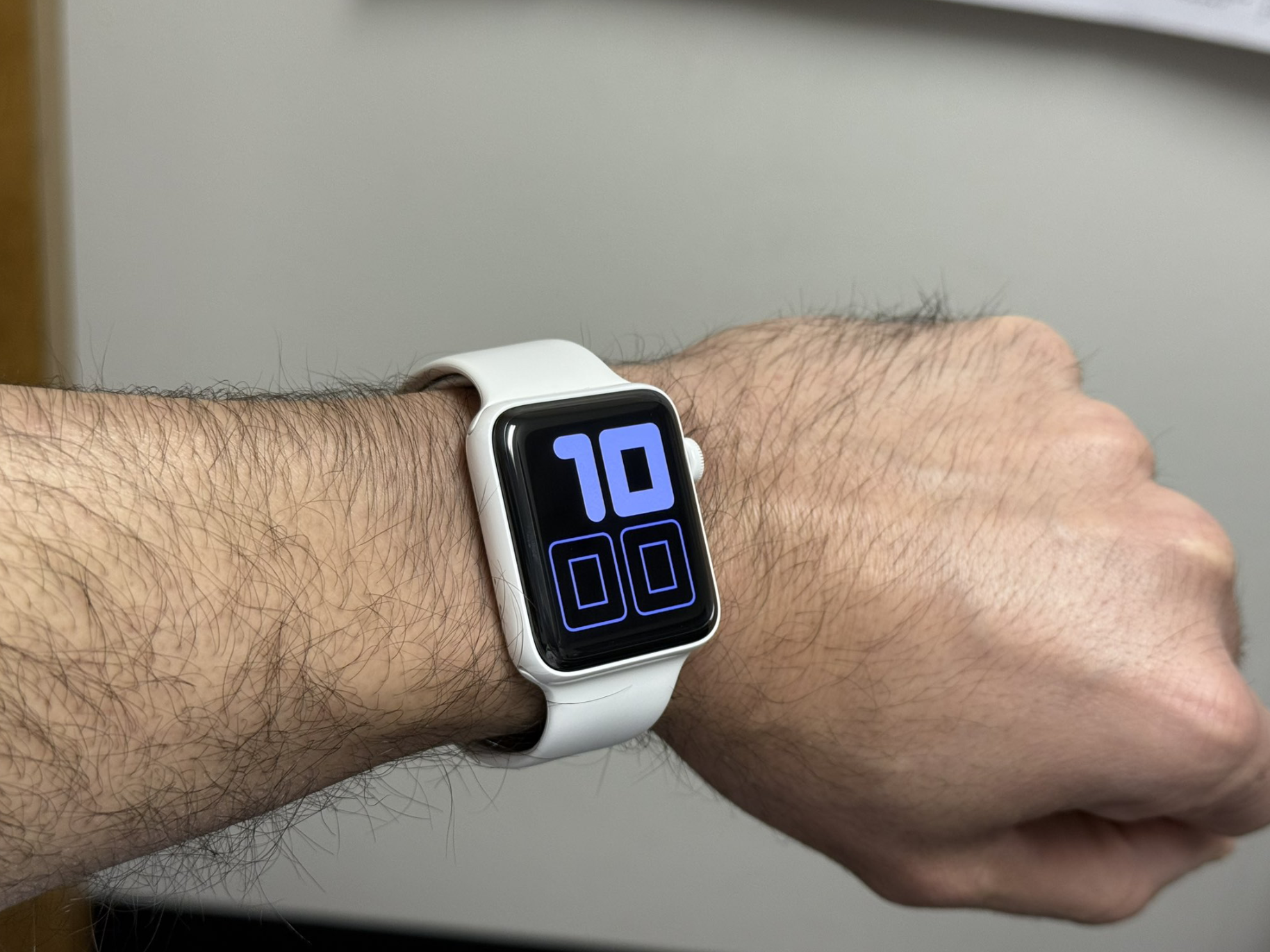 Using a Series 3 Ceramic Edition Apple Watch is like driving Using a Series 3 Ceramic Edition Apple Watch is like driving